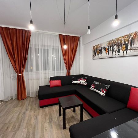 First Studio Bukarest Exteriör bild