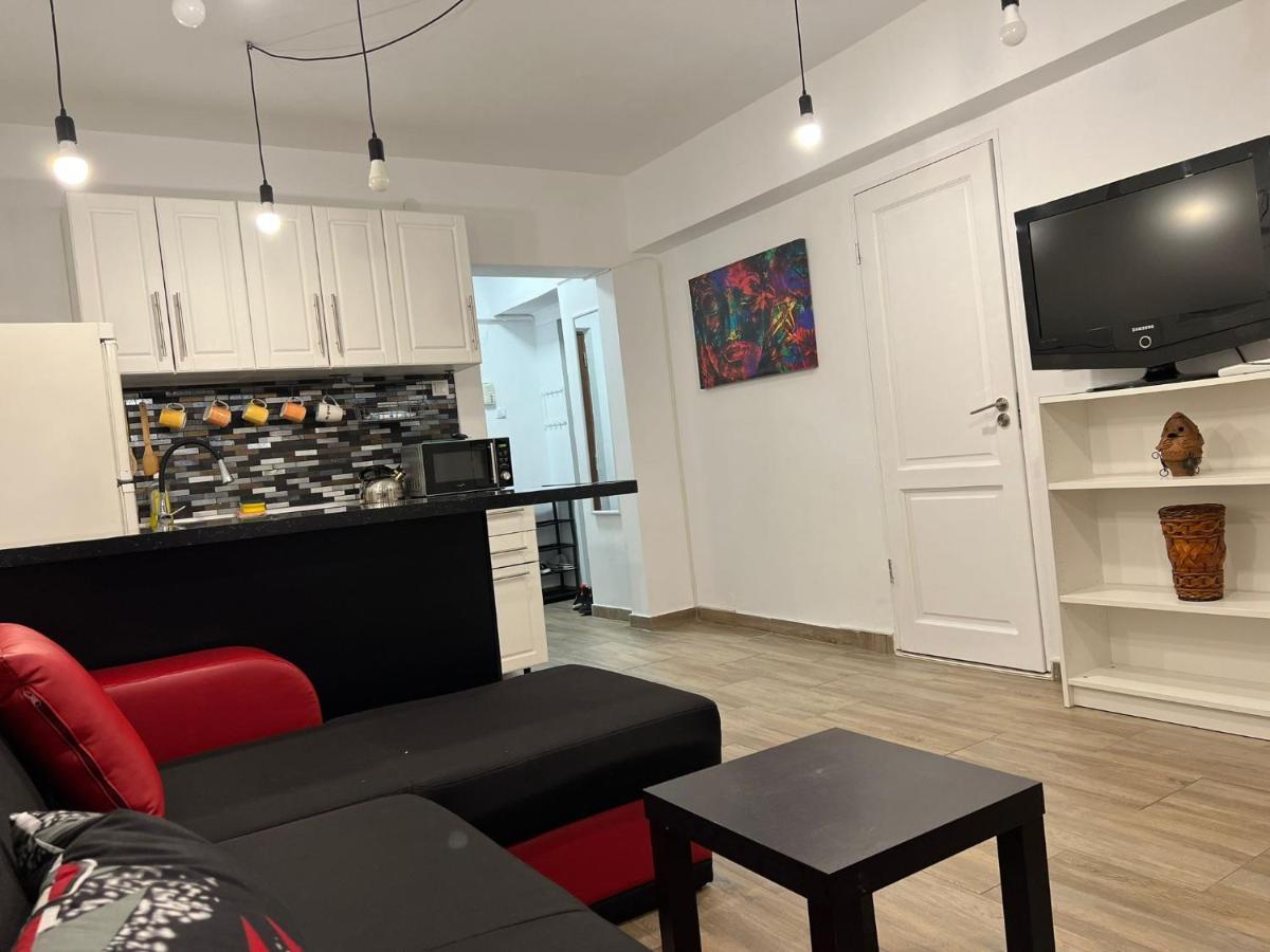 First Studio Bukarest Exteriör bild